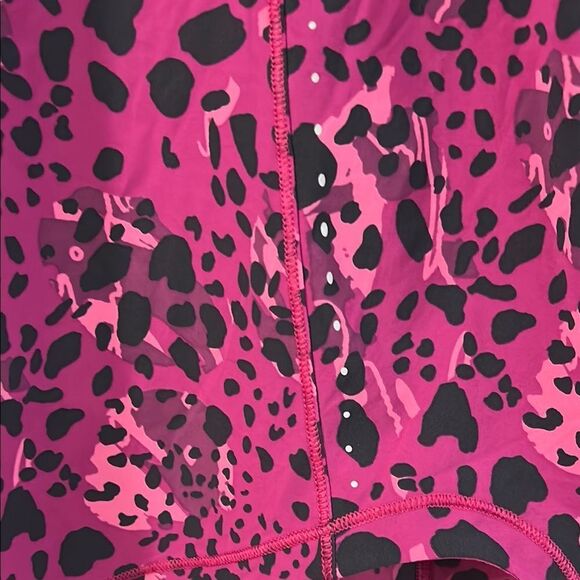 Lululemon Mesh Open Top - Pink/Purple Leopard Print, Size 10 - Picture 4 of 9